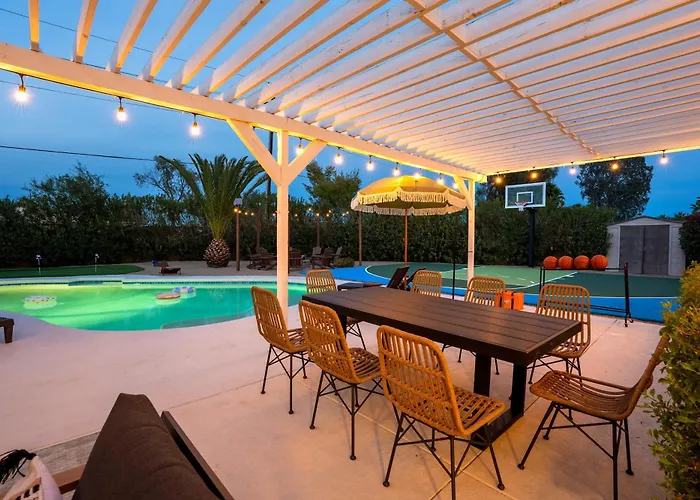 Holiday home Desert Air 5 Bedroom Sports Court Pool Arcade Hot Tub Phoenix