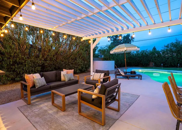 Desert Air 5 Bedroom Sports Court Pool Arcade Hot Tub *