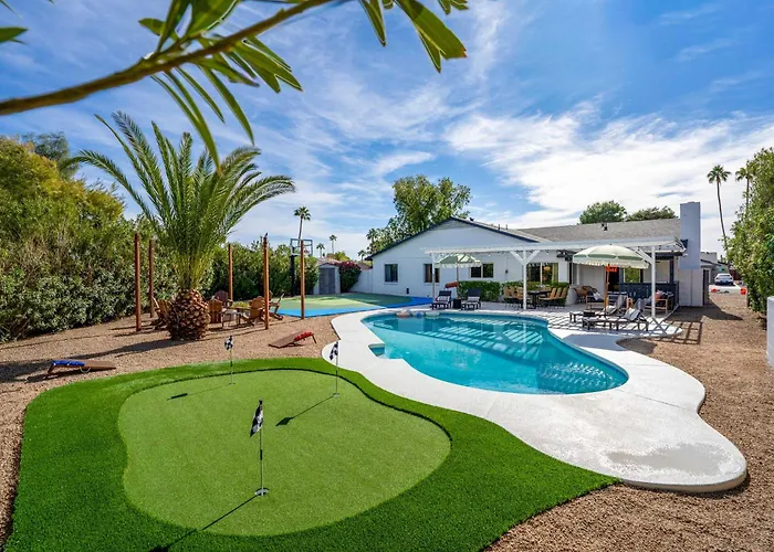 Desert Air 5 Bedroom Sports Court Pool Arcade Hot Tub Holiday home Phoenix