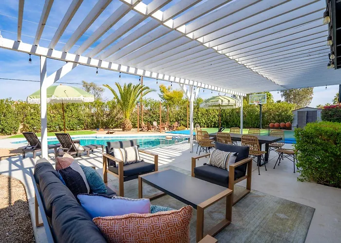 Holiday home Desert Air 5 Bedroom Sports Court Pool Arcade Hot Tub