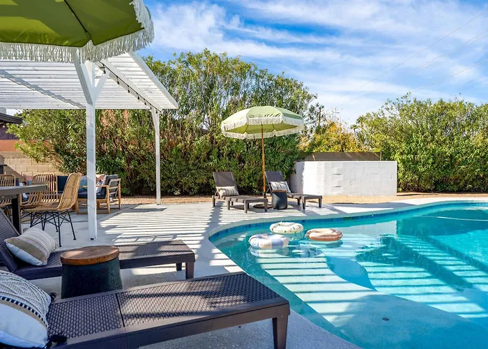 Holiday home Desert Air 5 Bedroom Sports Court Pool Arcade Hot Tub Phoenix